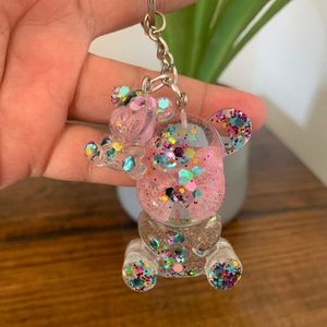 Resin momma bear keychain
